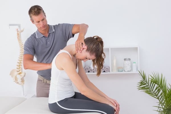 How does a chiropractor diagnose whiplash?